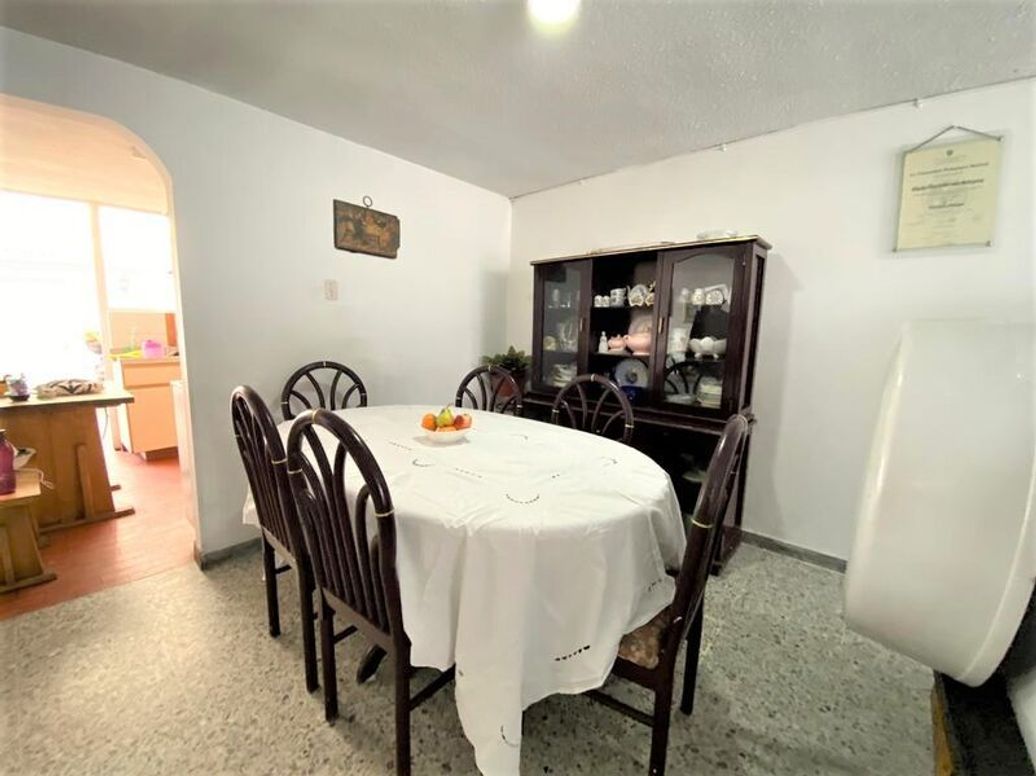 Casa de 3 alcobas en venta en San Joaquín, Bogotá, 142 m² · foto 4 de 13