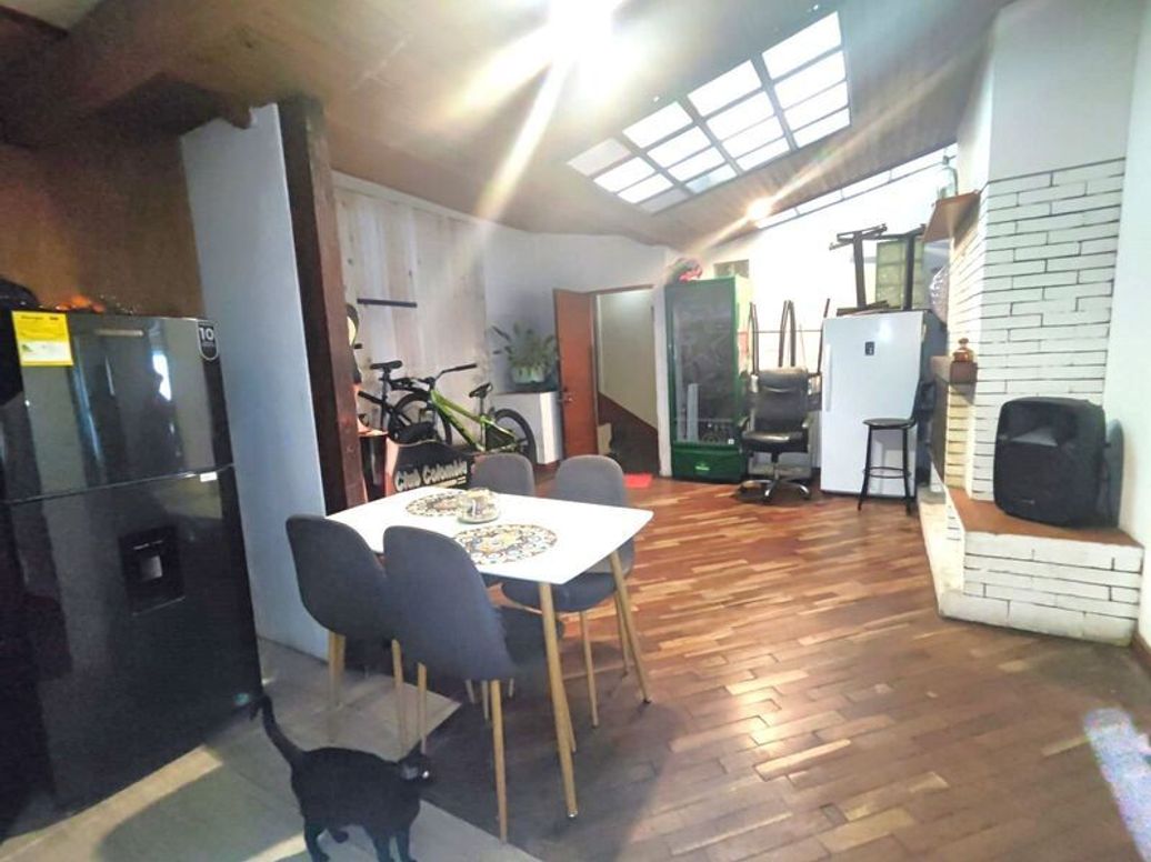Casa de 6 alcobas en venta en Villa Gladys, Bogotá, 280 m² · foto 3 de 16