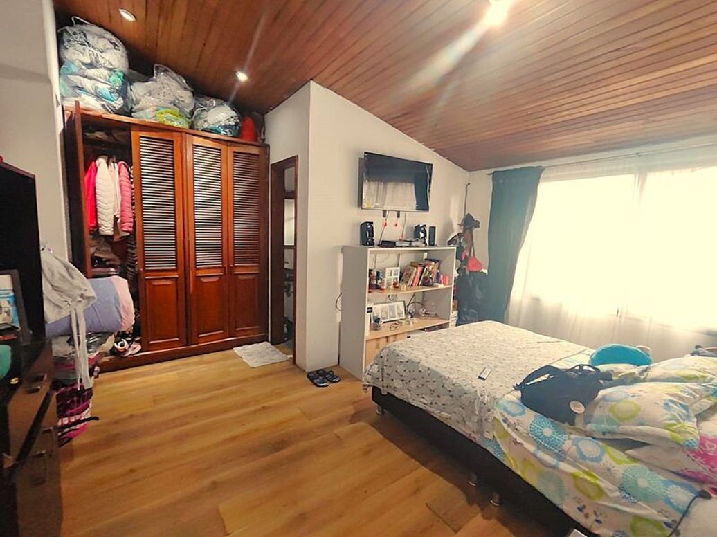 Casa de 6 alcobas en venta en Villa Gladys, Bogotá, 280 m² · foto 13 de 16