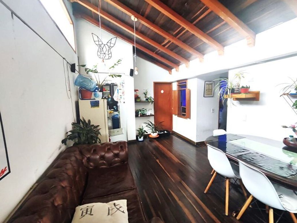Casa de 6 alcobas en venta en Villa Gladys, Bogotá, 280 m² · foto 4 de 16