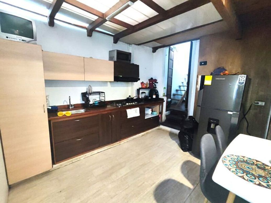 Casa de 6 alcobas en venta en Villa Gladys, Bogotá, 280 m² · foto 9 de 16