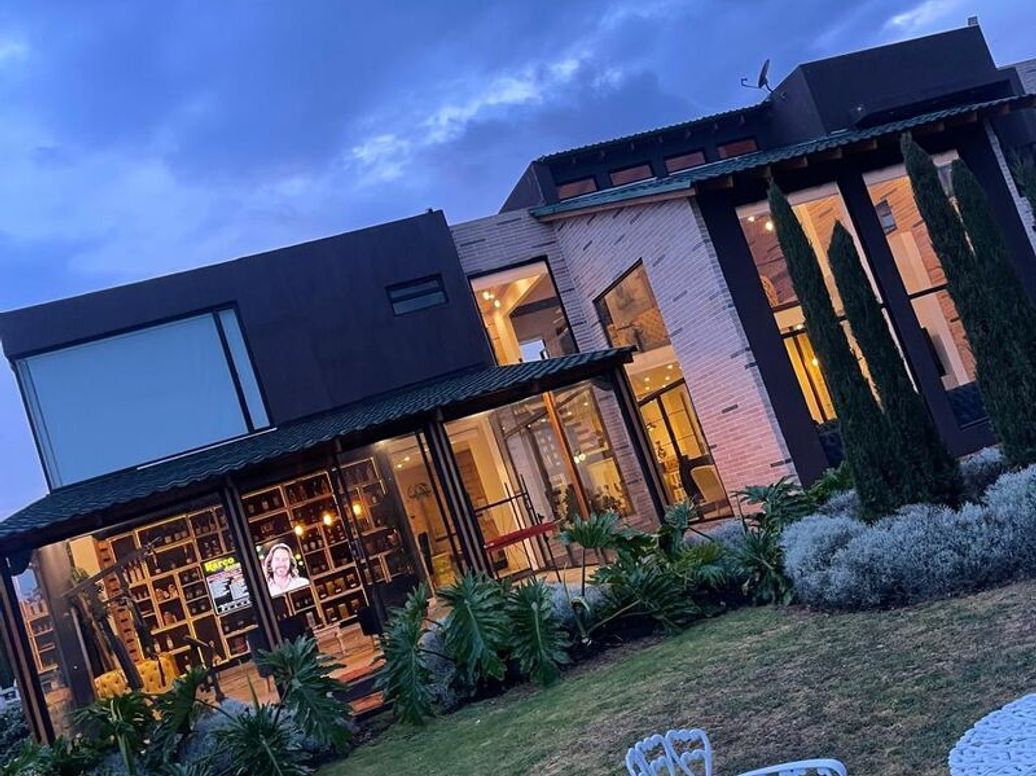 Casa de 6 alcobas en venta en Bogotá, Bogotá, 534 m² · foto 10 de 11