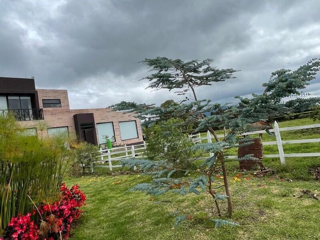 Casa de 6 alcobas en venta en Bogotá, Bogotá, 534 m² · foto 3 de 11