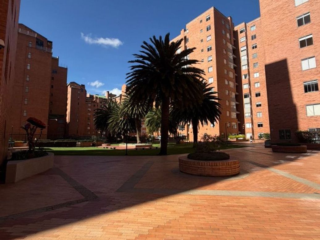 Apartamento de 3 alcobas en venta en Cr. Atabanza, Bogotá, 97 m² · foto 18 de 20