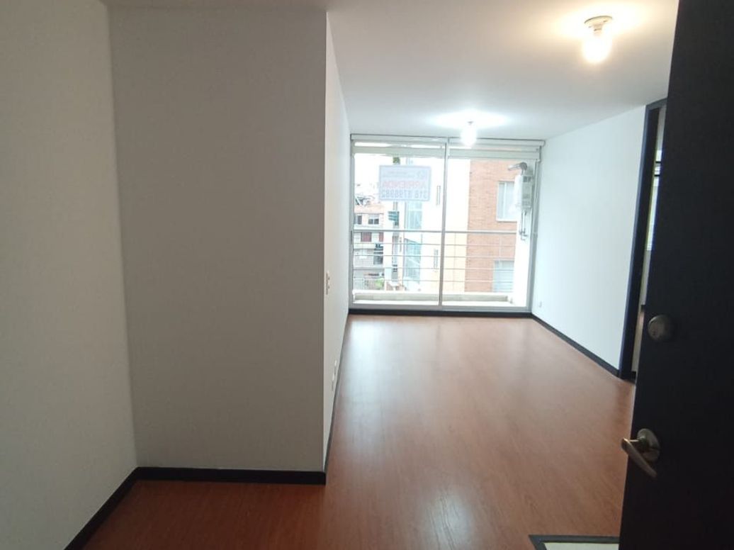 Apartaestudio en arriendo en San Antonio Nor - Occidental, Bogotá, 40 m² · foto 3 de 9