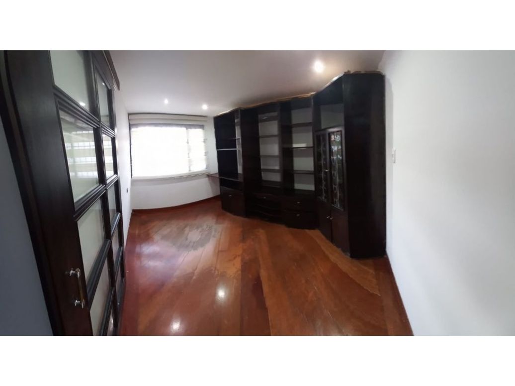 Casa de 3 alcobas en venta en Santa Paula, Bogotá, 285 m² · foto 6 de 20