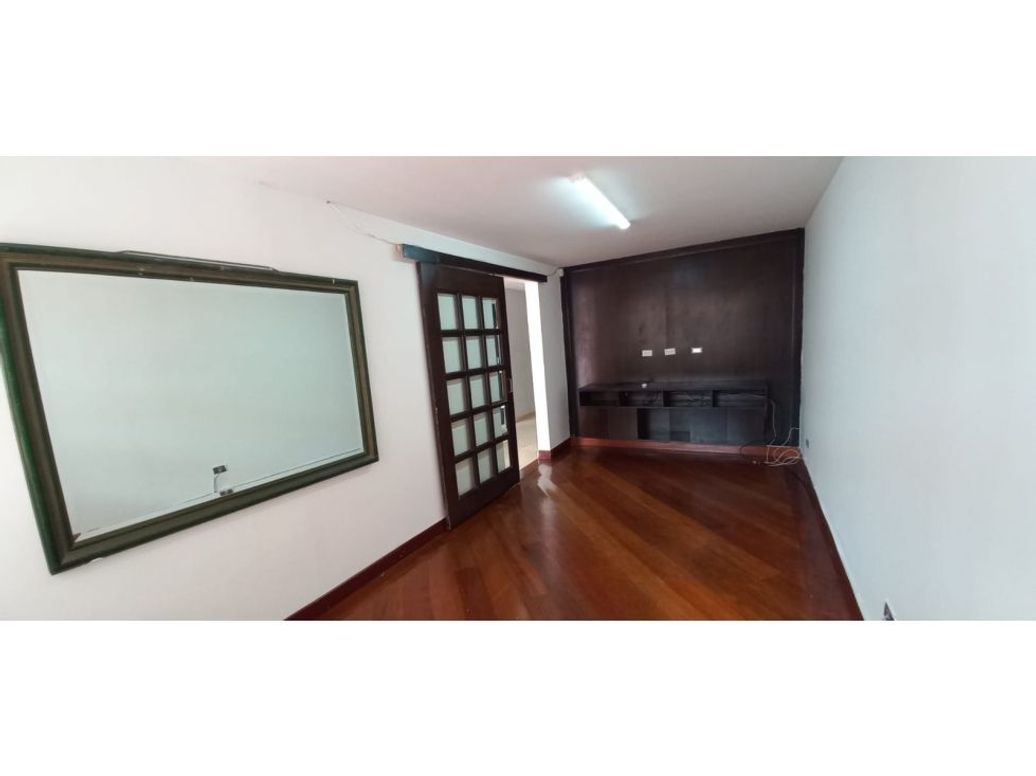 Casa de 3 alcobas en venta en Santa Paula, Bogotá, 285 m² · foto 18 de 20