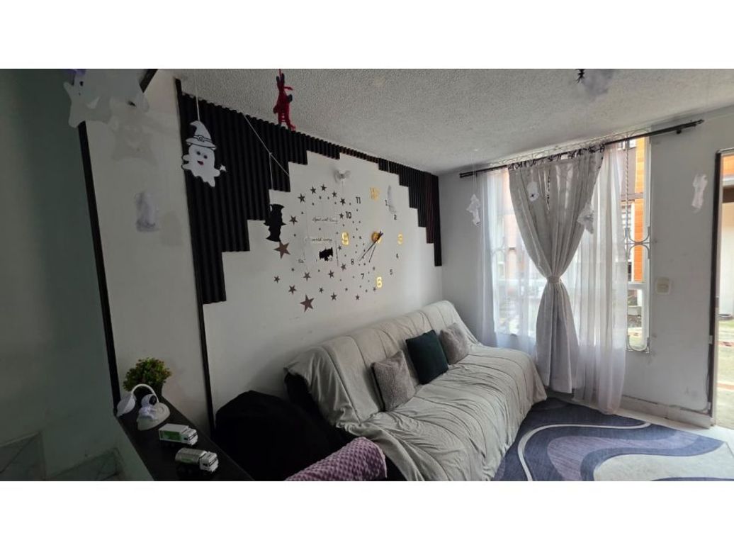 Casa de 3 alcobas en venta en Sabana De Tibabuyes, Bogotá, 74 m² · foto 2 de 20