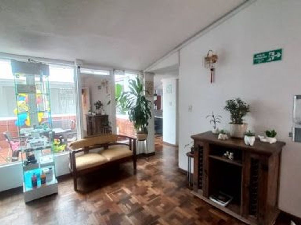 Casa de 5 alcobas en venta en El Contador, Bogotá, 260 m² · foto 11 de 20