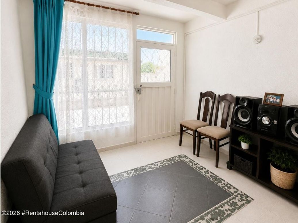 Casa de 2 alcobas en venta en Tibabuyes, Bogotá, 47 m² · foto 2 de 20