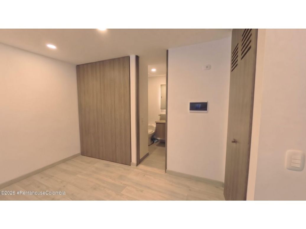 Apartamento de 1 alcoba en venta en Santa Barbara Central, Bogotá, 30 m² · foto 6 de 15