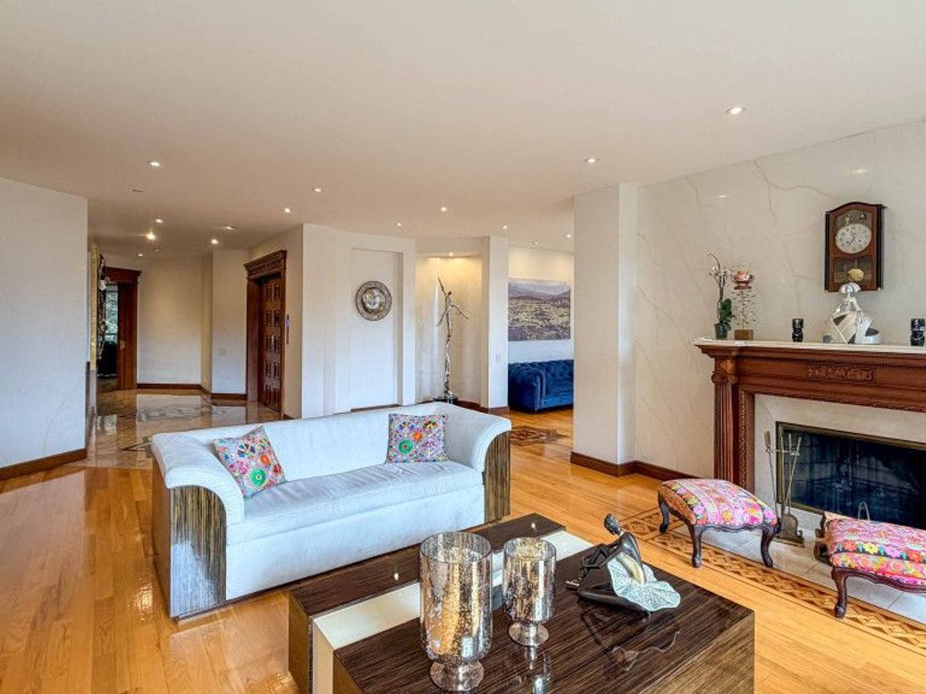Apartamento de 4 alcobas en venta en Niza Suba, Bogotá, 440 m² · foto 2 de 20
