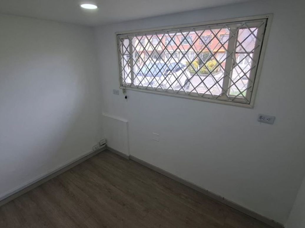 Casa de 7 alcobas en arriendo en La Española, Bogotá, 350 m² · foto 14 de 20