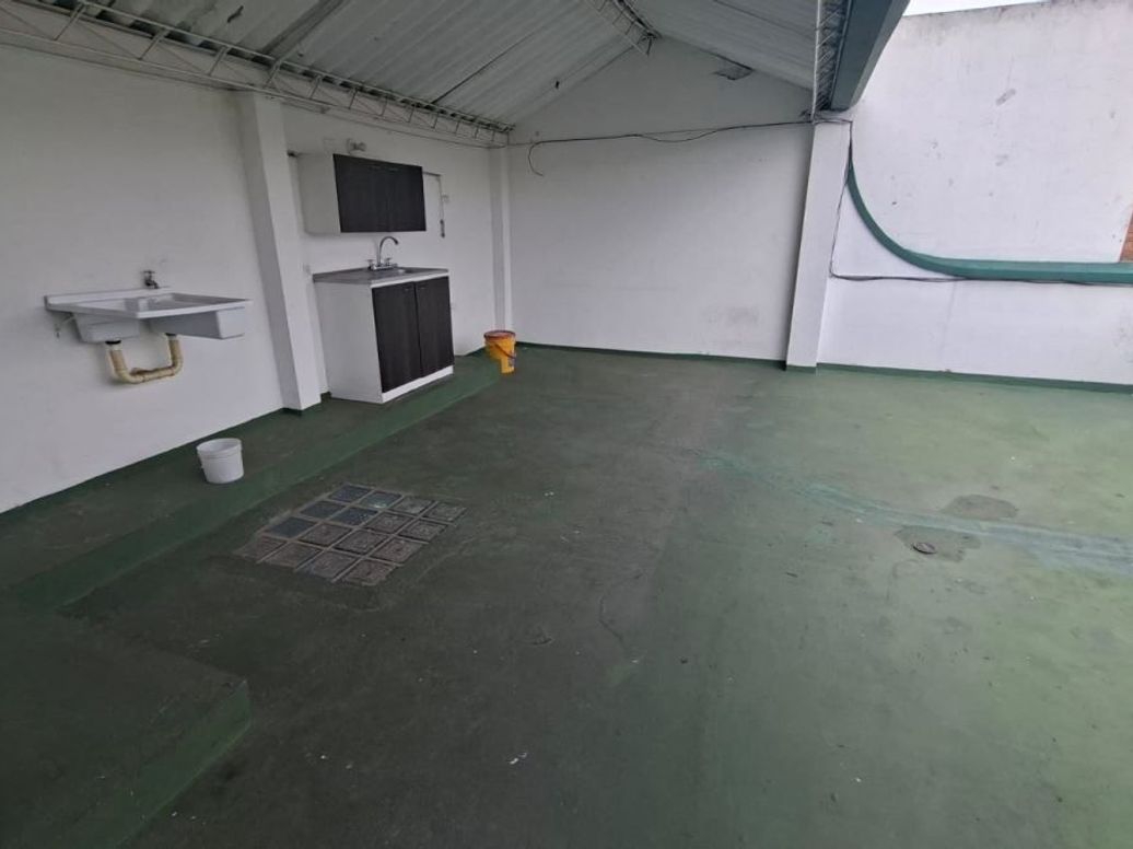 Casa de 7 alcobas en arriendo en La Española, Bogotá, 350 m² · foto 19 de 20
