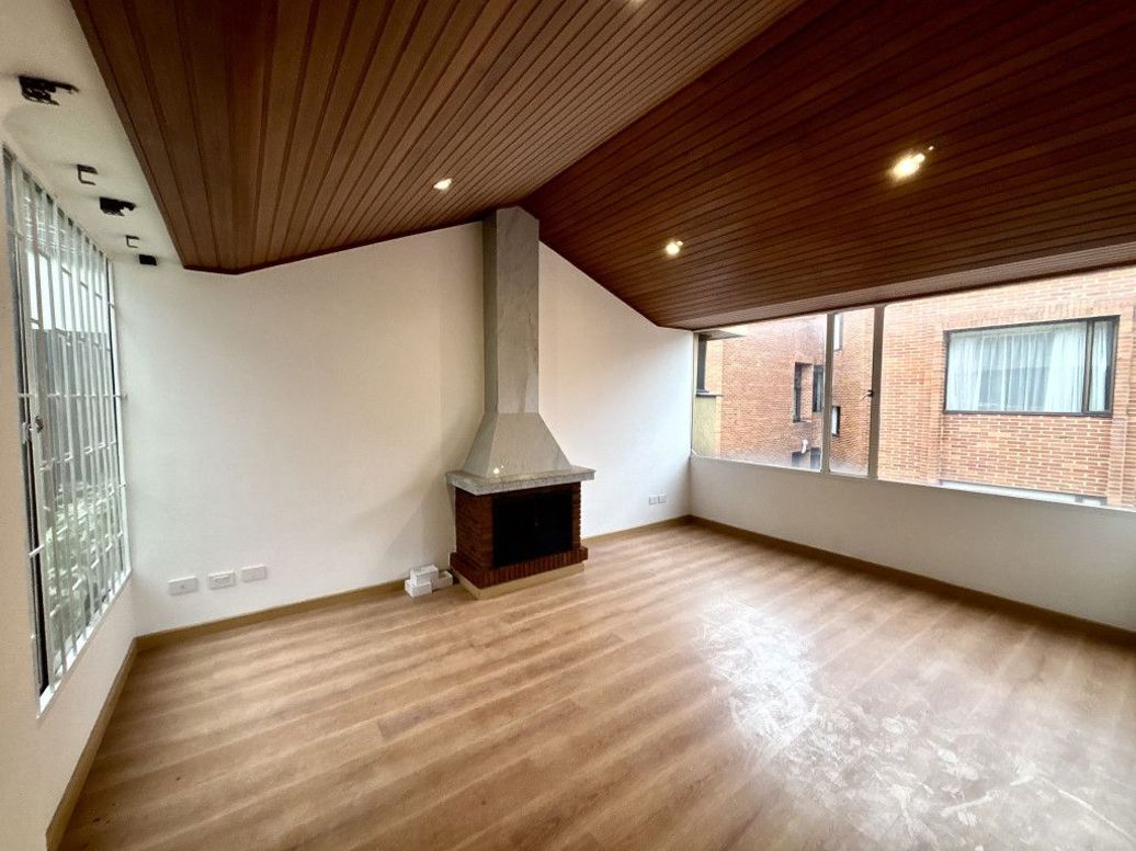 Apartamento de 2 alcobas en venta en Santa Barbara Central, Bogotá, 69 m² · foto 7 de 17