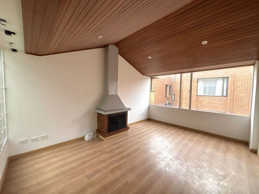 Apartamento de 2 alcobas en venta en Santa Barbara Central, Bogotá, 69 m² · foto 6 de 17