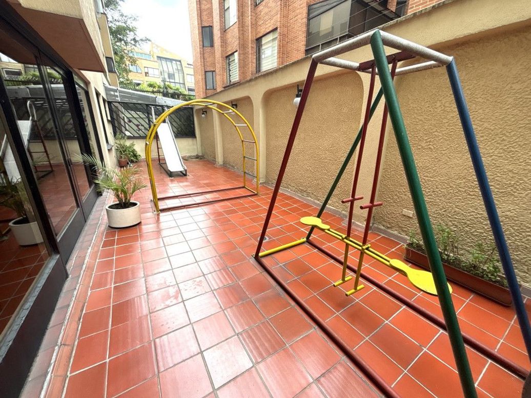 Apartamento de 2 alcobas en venta en Santa Barbara Central, Bogotá, 69 m² · foto 17 de 17
