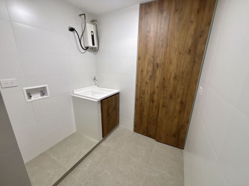 Apartamento de 2 alcobas en venta en Santa Barbara Central, Bogotá, 69 m² · foto 3 de 17