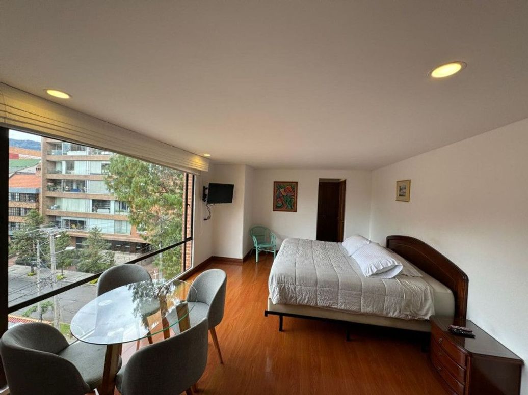 Apartamento de 1 alcoba en venta en Chico Norte Et. Ii, Bogotá, 38 m² · foto 3 de 20