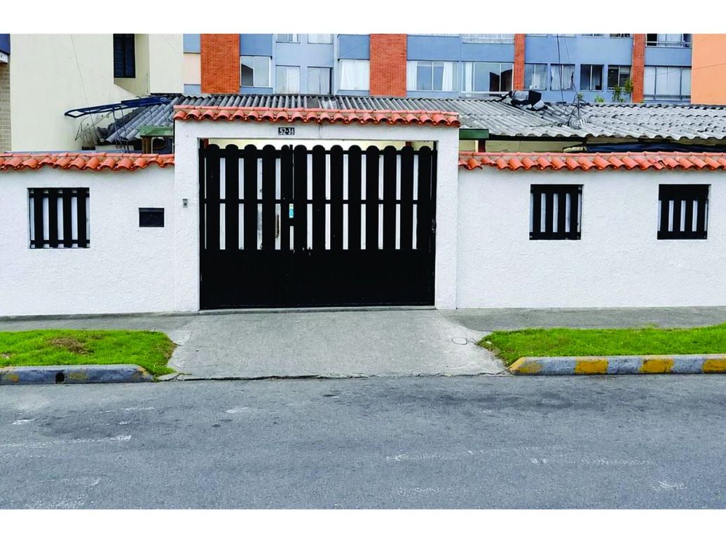 Casa de 3 alcobas en venta en Margaritas I Sector, Bogotá, 250 m² · foto 3 de 5