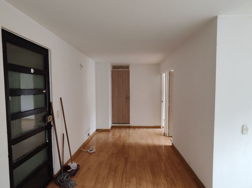 Apartamento de 2 alcobas en arriendo en El Laurel, Bogotá, 50 m² · foto 2 de 11