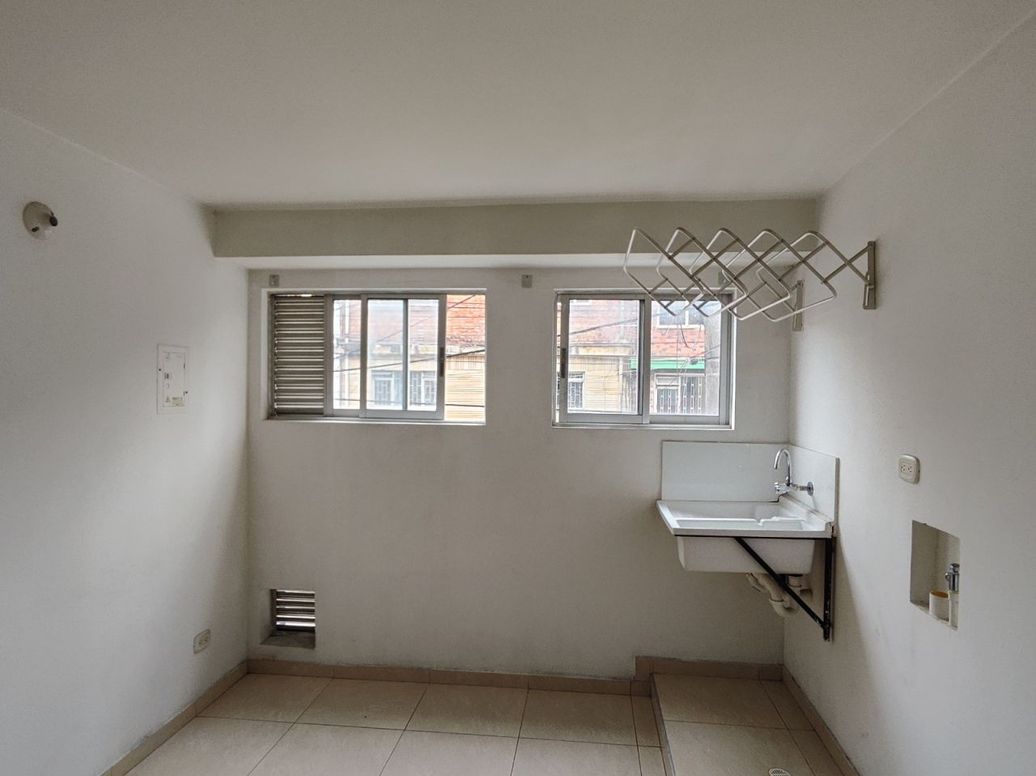 Apartamento de 2 alcobas en arriendo en El Laurel, Bogotá, 50 m² · foto 5 de 11