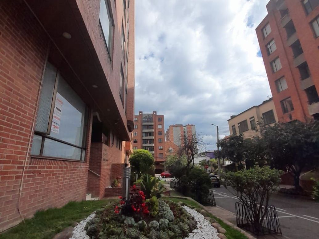 Apartamento de 2 alcobas en arriendo en Bosque Calderón, Bogotá, 67 m² · foto 2 de 15