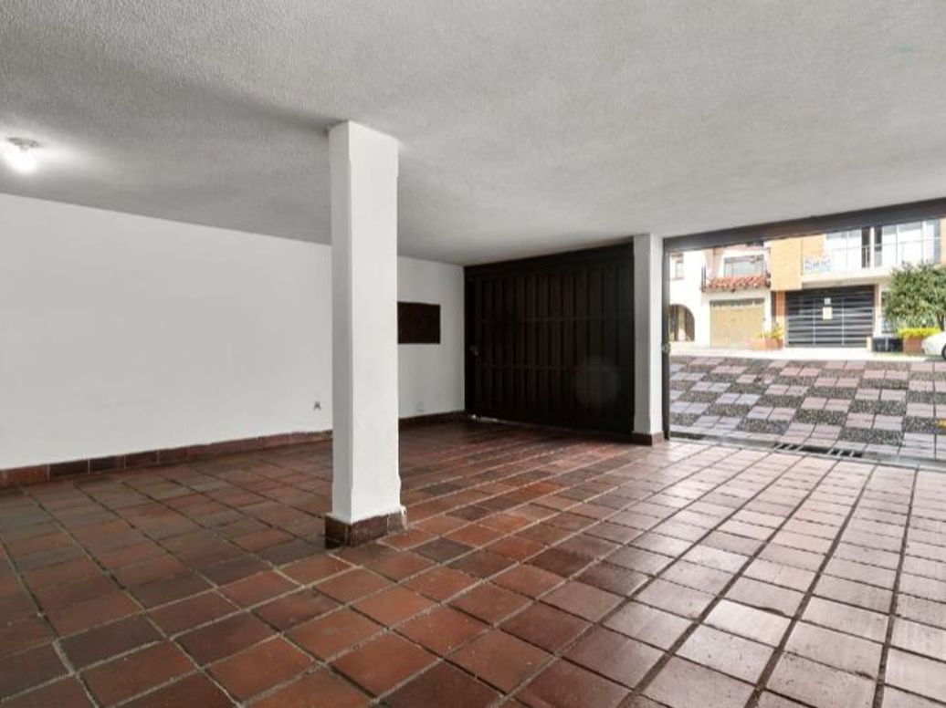Casa de 5 alcobas en venta en Usaquén, Bogotá, 292 m² · foto 7 de 10