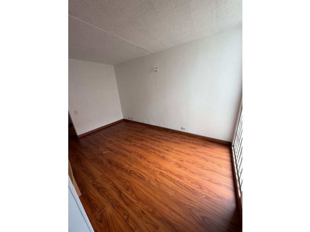 Apartamento de 3 alcobas en venta en Hayuelos, Bogotá, 81 m² · foto 12 de 20
