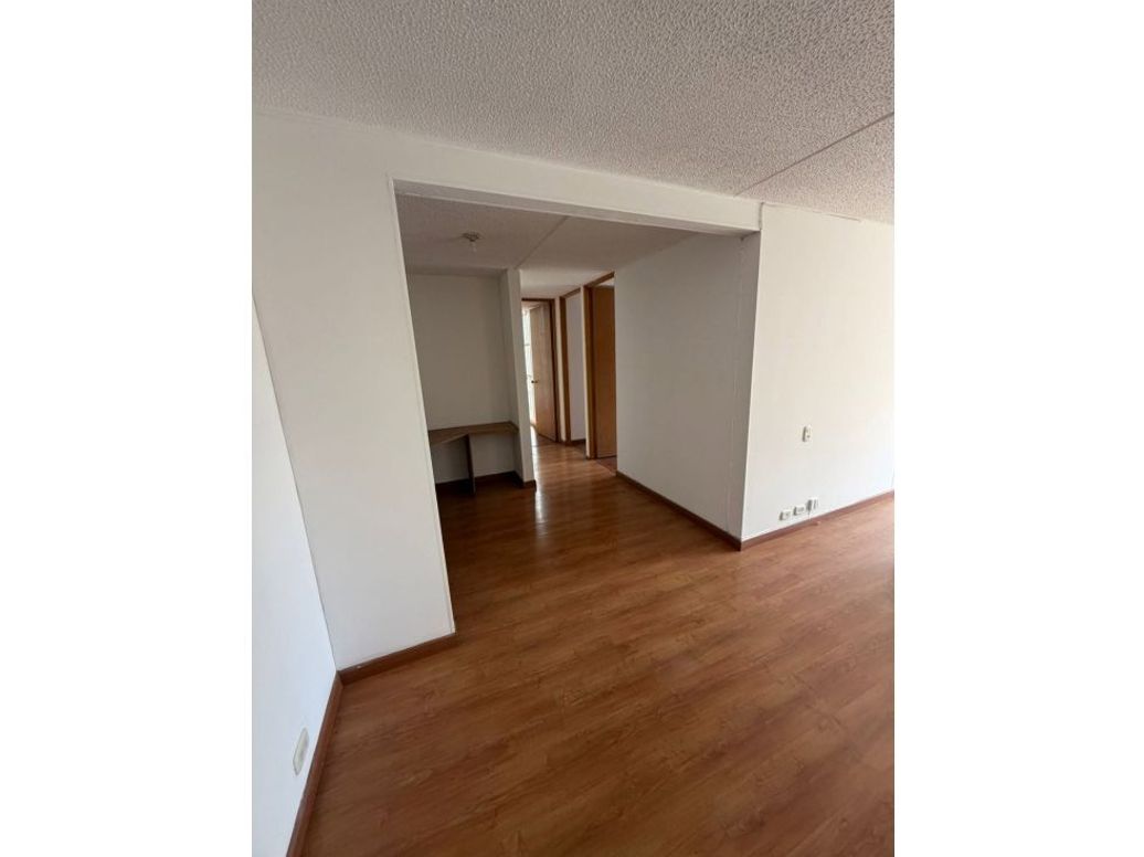 Apartamento de 3 alcobas en venta en Hayuelos, Bogotá, 81 m² · foto 4 de 20