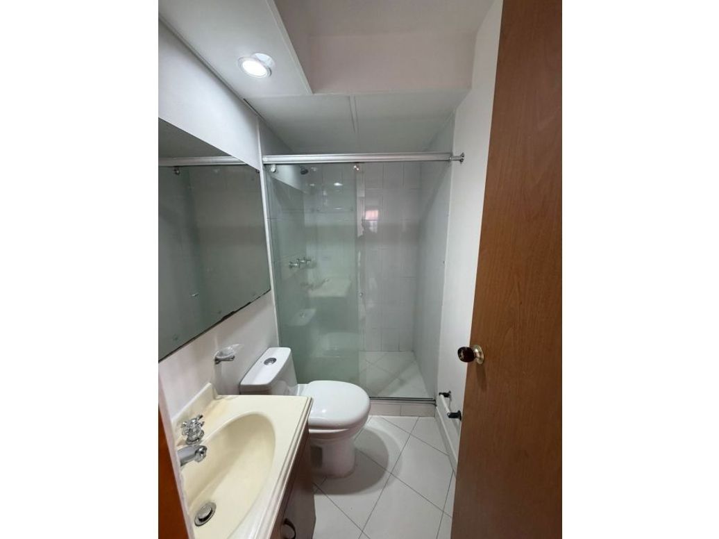 Apartamento de 3 alcobas en venta en Hayuelos, Bogotá, 81 m² · foto 13 de 20
