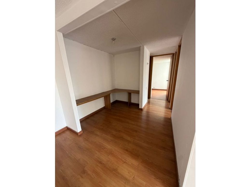 Apartamento de 3 alcobas en venta en Hayuelos, Bogotá, 81 m² · foto 6 de 20