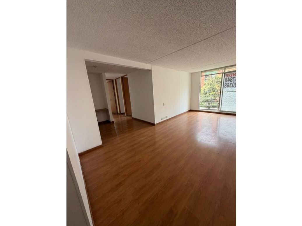 Apartamento de 3 alcobas en venta en Hayuelos, Bogotá, 81 m² · foto 3 de 20