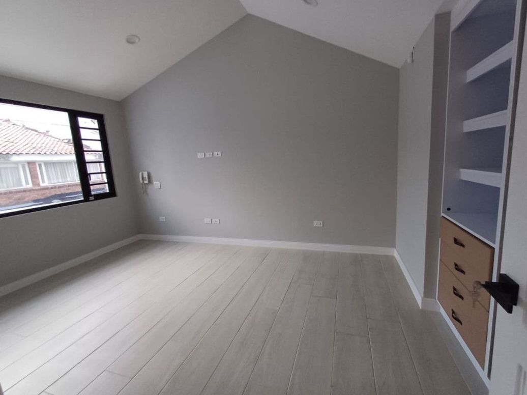 Casa de 3 alcobas en venta en Niza Norte, Bogotá, 281 m² · foto 16 de 20