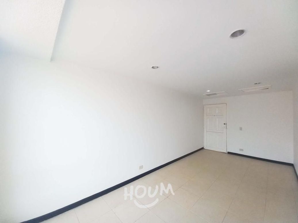 Apartamento de 3 alcobas en venta en Campo Alegre, Bogotá, 65 m² · foto 2 de 15