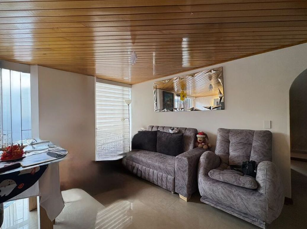 Apartamento de 3 alcobas en venta en Los Cedros, Bogotá, 60 m² · foto 2 de 17