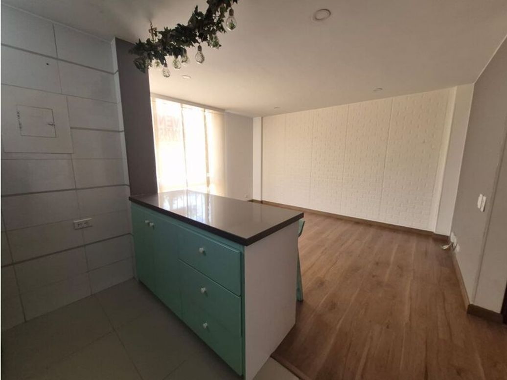 Apartamento de 1 alcoba en venta en Santa Barbara Central, Bogotá, 42 m² · foto 8 de 15