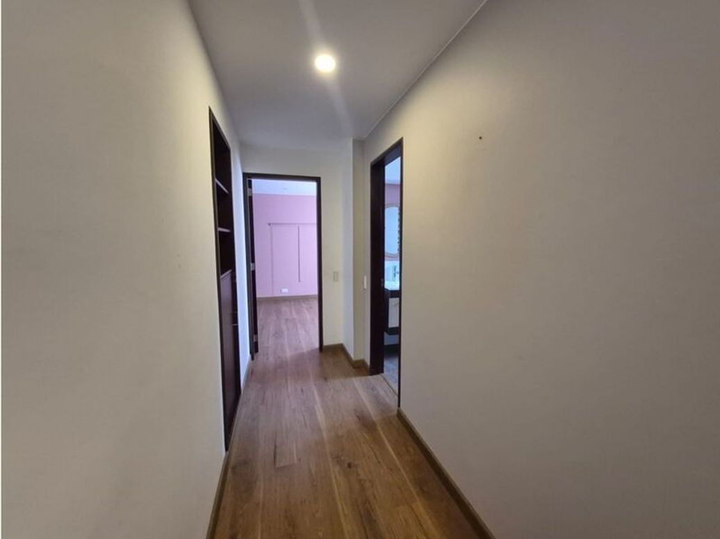 Apartamento de 1 alcoba en venta en Santa Barbara Central, Bogotá, 42 m² · foto 9 de 15