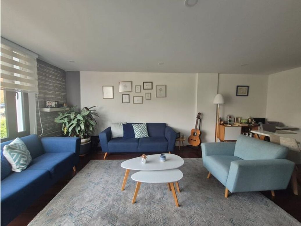 Apartamento de 2 alcobas en venta en Santa Barbara Central, Bogotá, 91 m² · foto 2 de 17