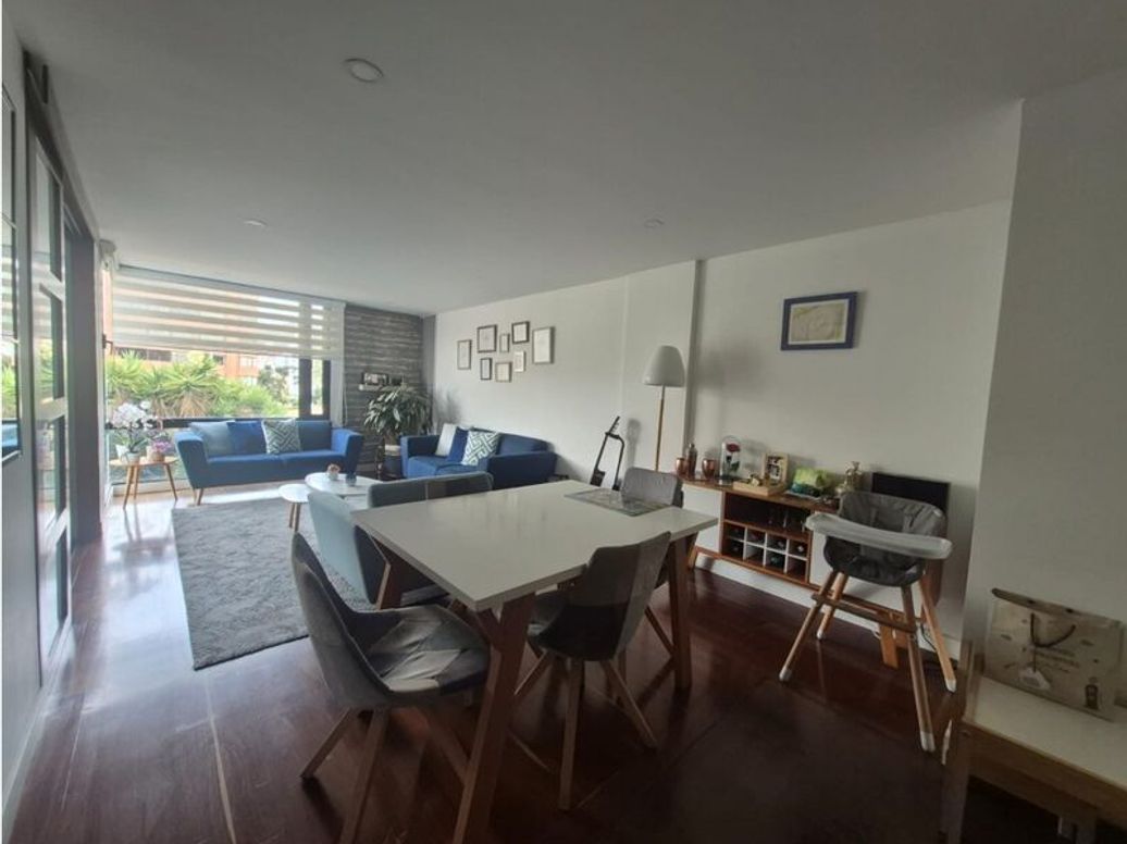 Apartamento de 2 alcobas en venta en Santa Barbara Central, Bogotá, 91 m² · foto 3 de 17