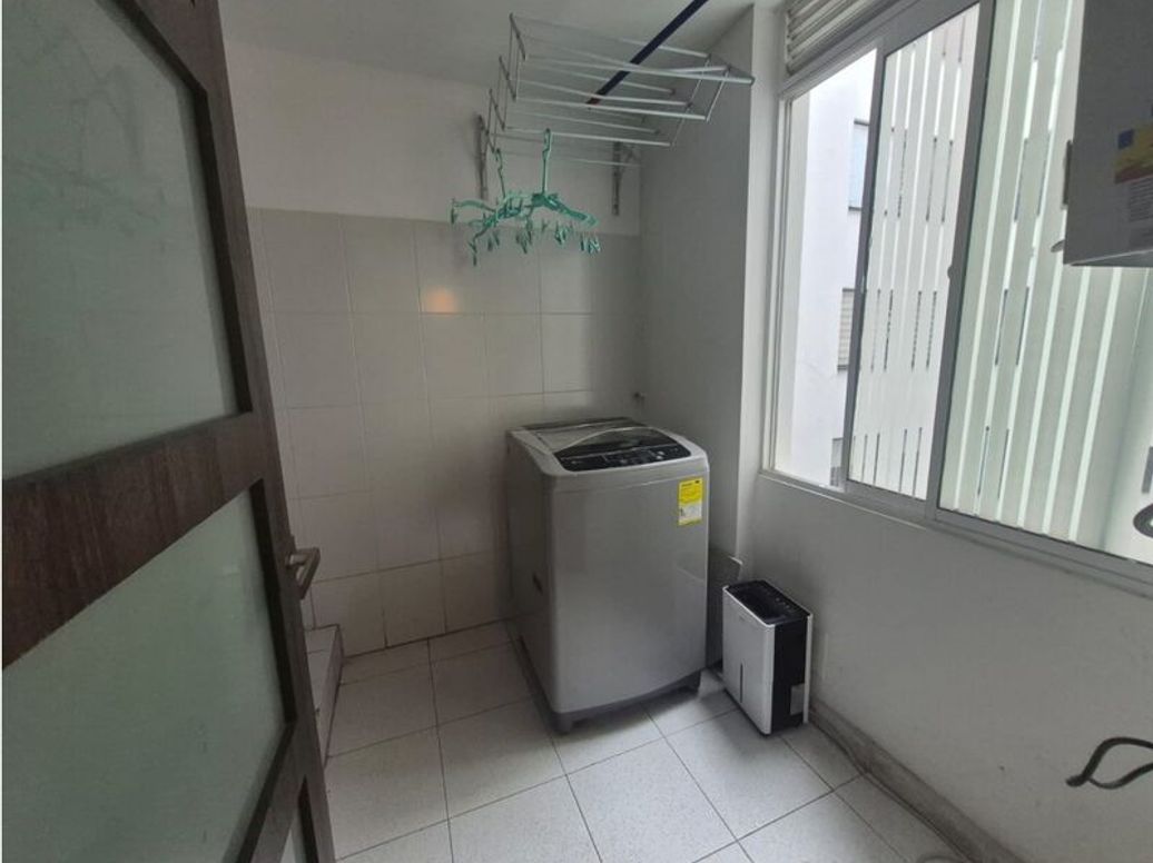 Apartamento de 2 alcobas en venta en Santa Barbara Central, Bogotá, 91 m² · foto 16 de 17
