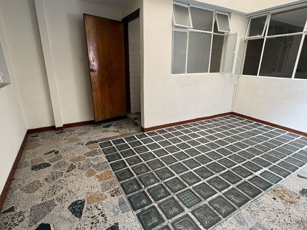 Casa de 6 alcobas en venta en San Francisco, Bogotá, 252 m² · foto 13 de 20