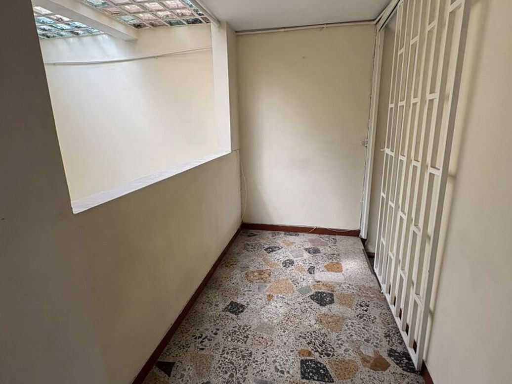 Casa de 6 alcobas en venta en San Francisco, Bogotá, 252 m² · foto 3 de 20
