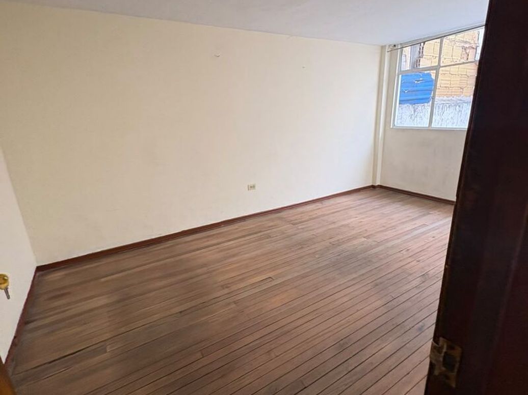 Casa de 6 alcobas en venta en San Francisco, Bogotá, 252 m² · foto 14 de 20