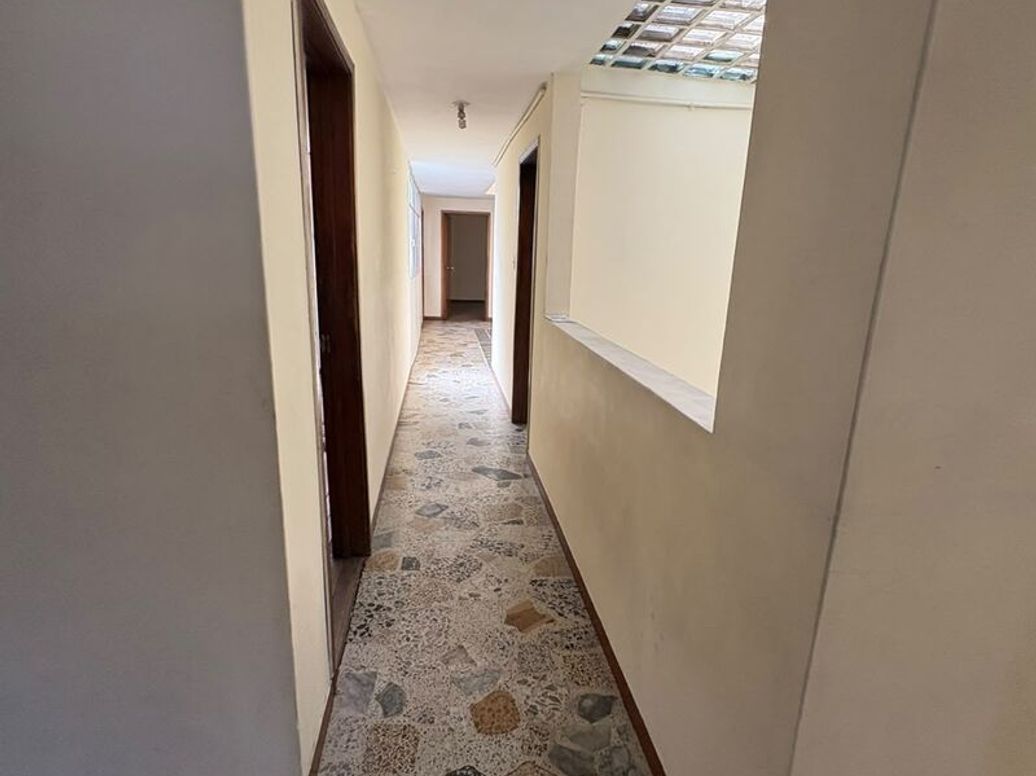 Casa de 6 alcobas en venta en San Francisco, Bogotá, 252 m² · foto 4 de 20