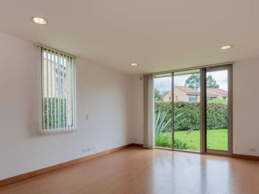 Casa de 4 alcobas en venta en Casa Blanca, Bogotá, 290 m² · foto 6 de 12