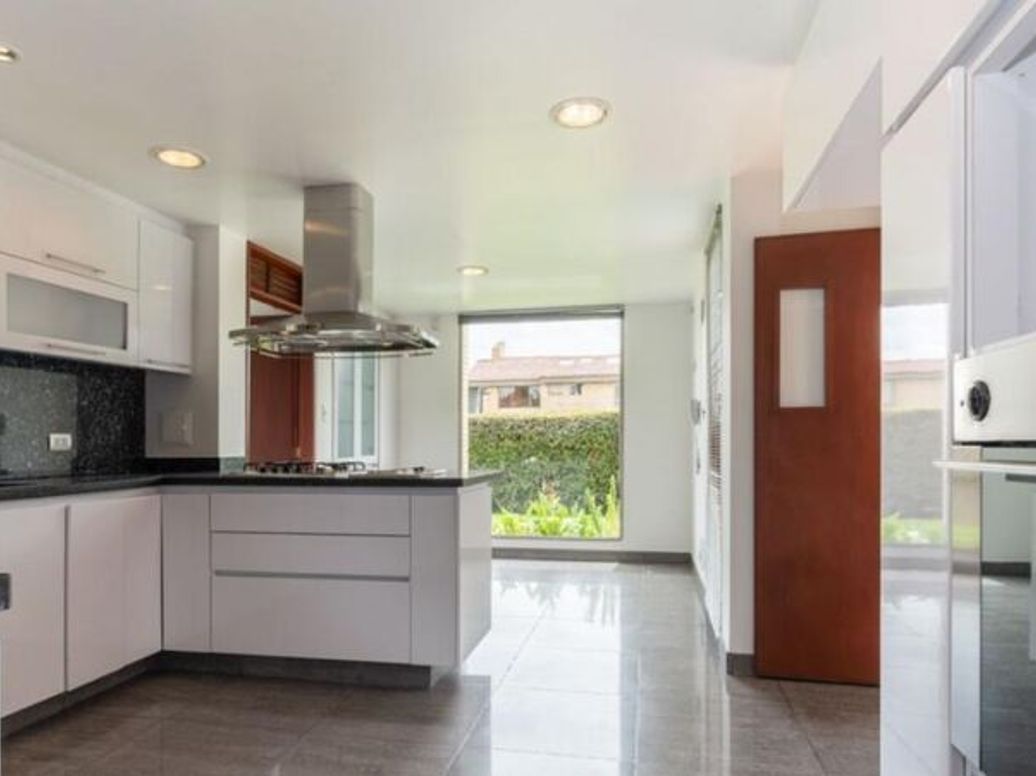 Casa de 4 alcobas en venta en Casa Blanca, Bogotá, 290 m² · foto 7 de 12