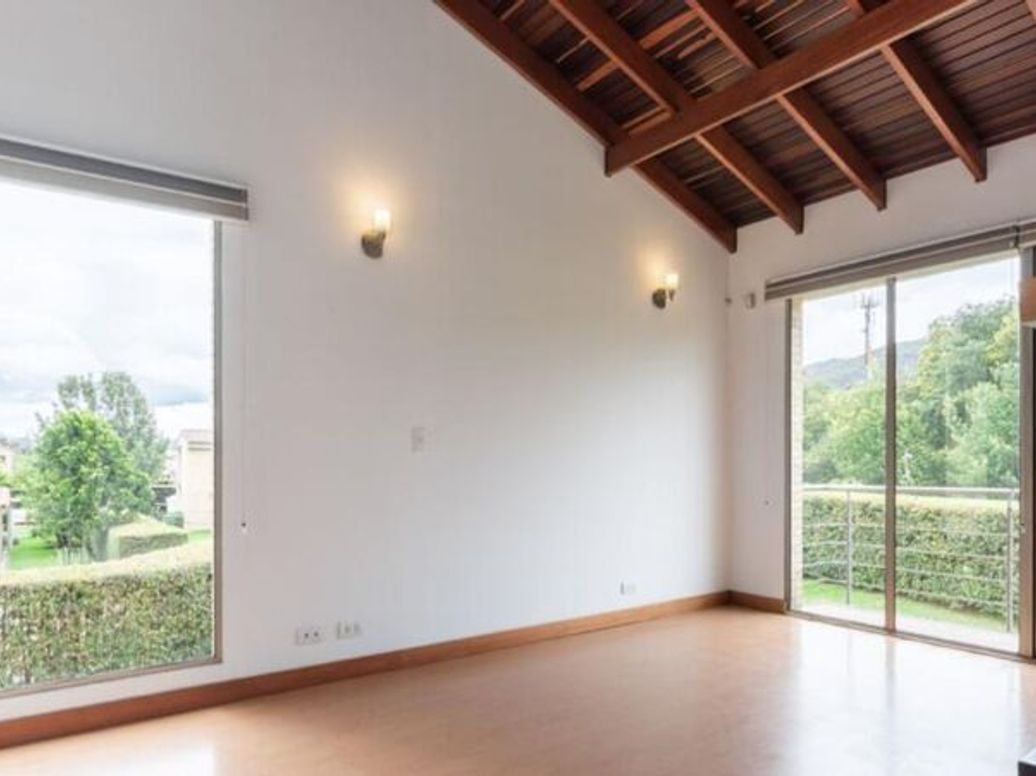 Casa de 4 alcobas en venta en Casa Blanca, Bogotá, 290 m² · foto 10 de 12