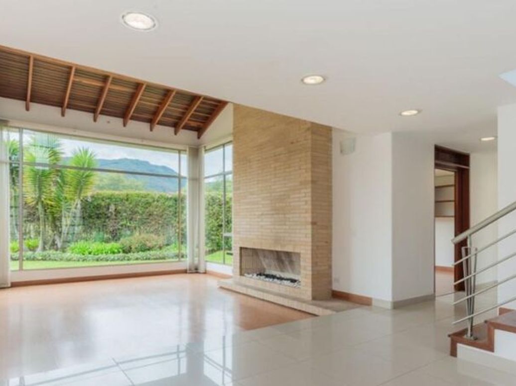 Casa de 4 alcobas en venta en Casa Blanca, Bogotá, 290 m² · foto 2 de 12