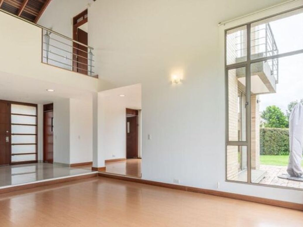 Casa de 4 alcobas en venta en Casa Blanca, Bogotá, 290 m² · foto 5 de 12